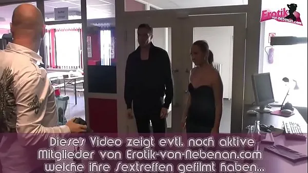 Katso German no condom casting with amateur milf tehoelokuvia
