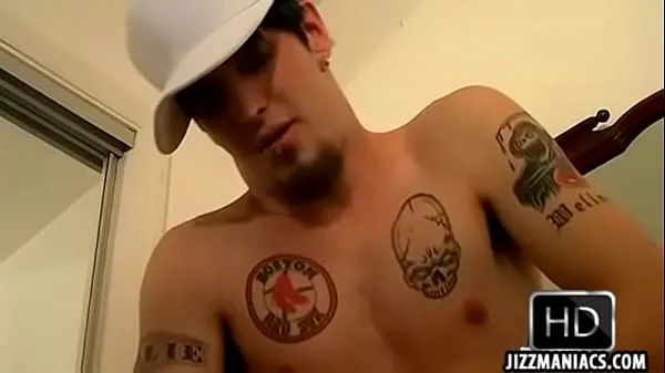 شاهد This sexy stud with tattoos is masturbating أفلام القوة