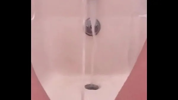 18 yo pissing fountain in the bath 파워 무비 보기