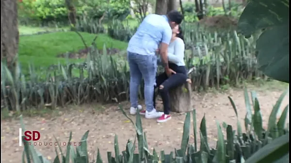 SPYING ON A COUPLE IN THE PUBLIC PARK پاور موویز دیکھیں