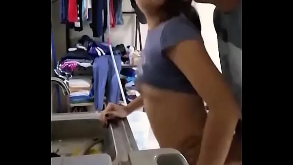 Mira Linda chica mexicana amateur es follada mientras lava los platospelículas potentes