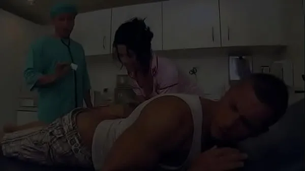 شاهد Nurse Rihanna Helps a Patient Recover with a Nice Deep Blowjob أفلام القوة