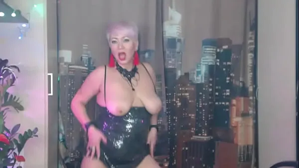 شاهد Hot dancing sexy mommy, as well as her solo masturbation with her legs wide apart أفلام القوة