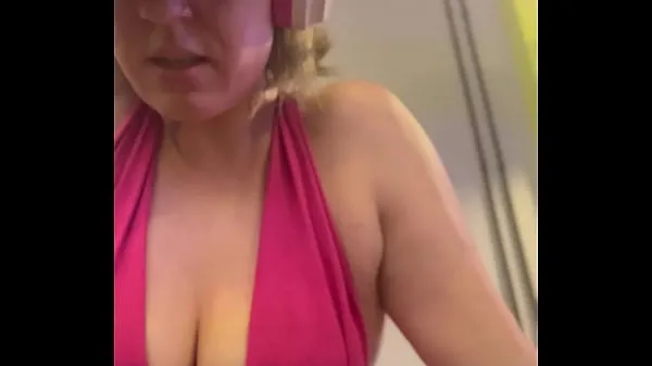 Se Wow, my training at the gym left me very sweaty and even my pussy leaked, I was embarrassed because I was so horny power Movies